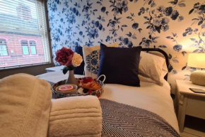 Potter's Retreat by Spires Accommodation an adorably quirky place to stay in Newcastle under Lyme